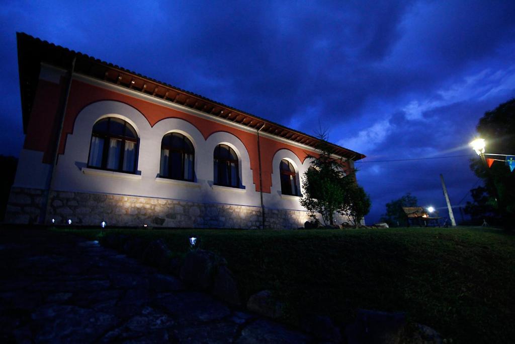 Apartamentos Rurales "Les Escueles De Collia" Exterior photo